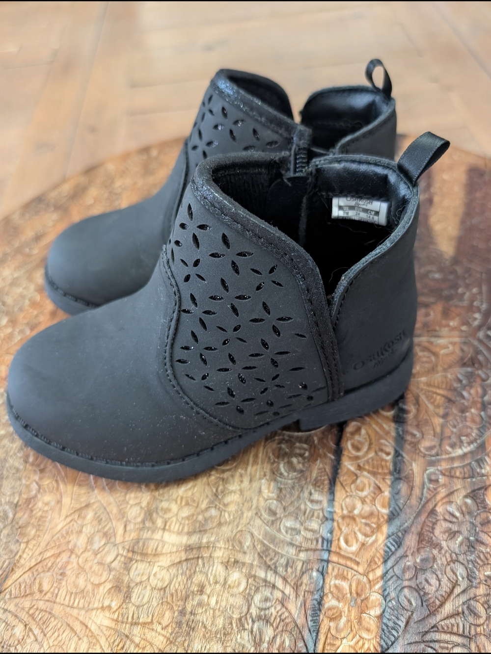 OshKosh B'gosh Black With Sparkles Ankle Boots for Kids, 8T